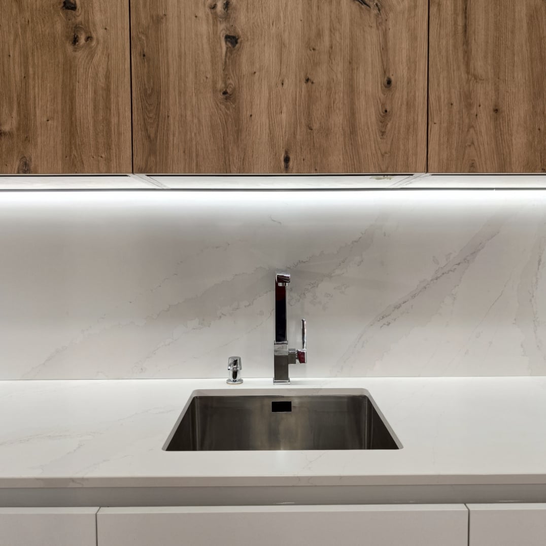 miaje cocina moderna con gola detalle